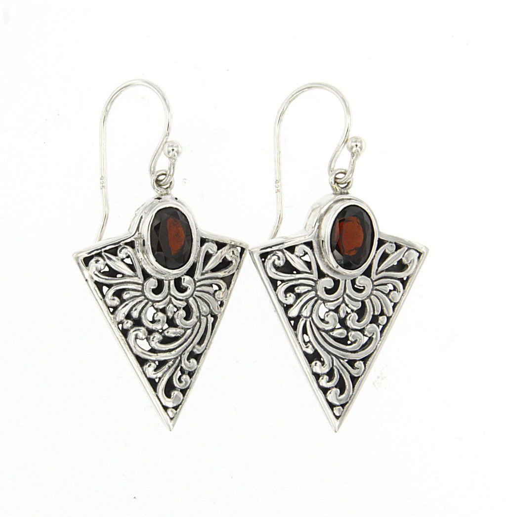 SS GARNET TRAINGLE EARRINGS