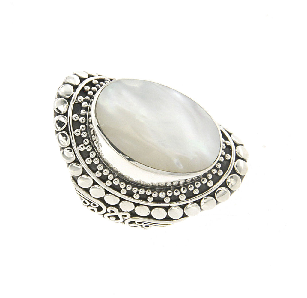 SS OVAL MOTHER OF PEARL BALI DOT DESIGN RING